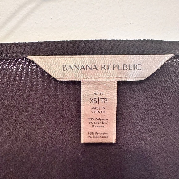 Dressy black shirt criss-cross banana republic woman size XS - Picture 2 of 6